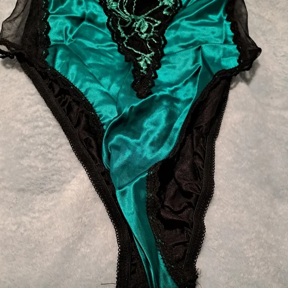 Nan Flower Satin Teal and Black Lace Chemise - Picture 3 of 6